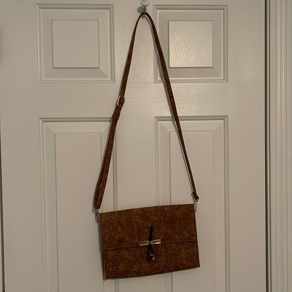 Francescas “wooden” cross body purse